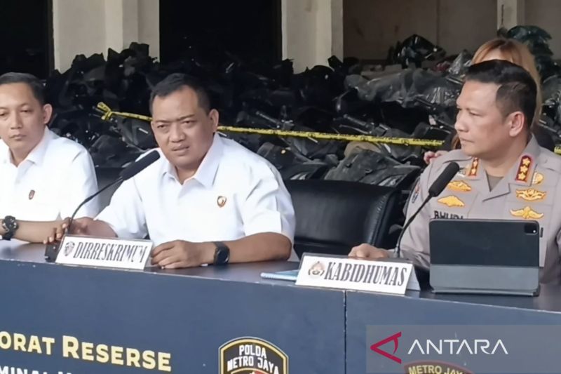 polda-metro-jaya-ungkap-dugaan-penadahan-ribuan-sepeda-motor-di-jaksel