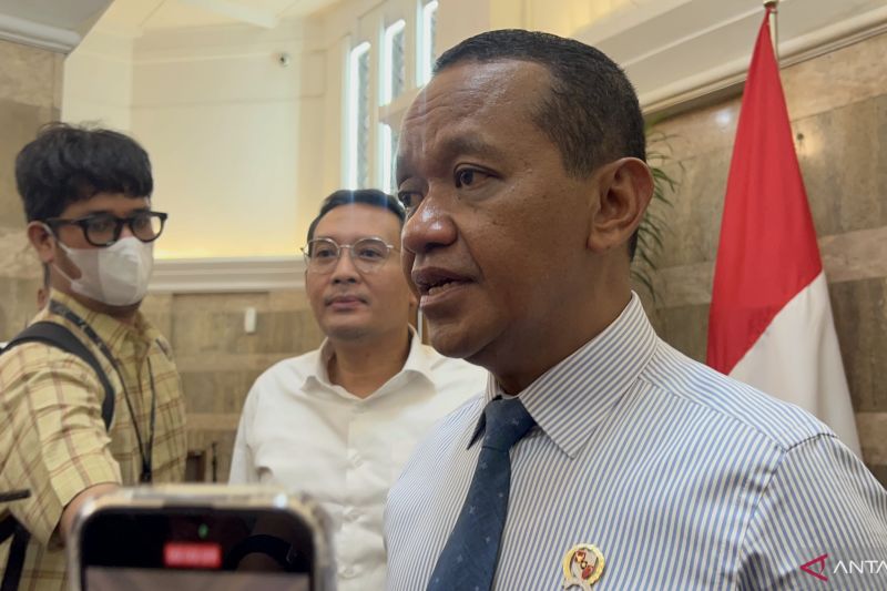 bahlil-transmisi-listrik-filipina-akan-masuk-jaringan-trans-borneo