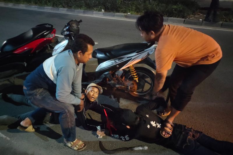 polisi-ringkus-dua-residivis-begal-bersenjata-tajam-di-pluit