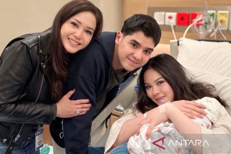 Maia Estianty mulai babak baru dengan kelahiran cucu pertama