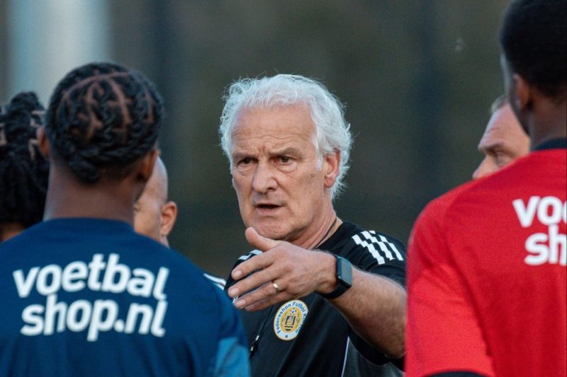 Rutten mundur dari kursi pelatih timnas Curacao jelang Piala Dunia