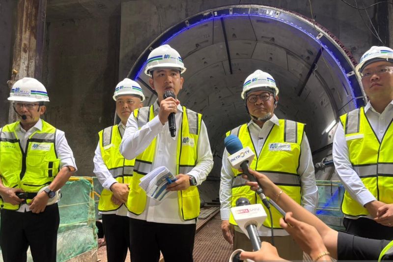 wapres-gibran-tinjau-progres-mrt-fase-2a-pastikan-beroperasi-2027