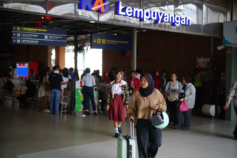 sebanyak-26-ribu-penumpang-ka-tiba-di-daop-6-jelang-long-weekend