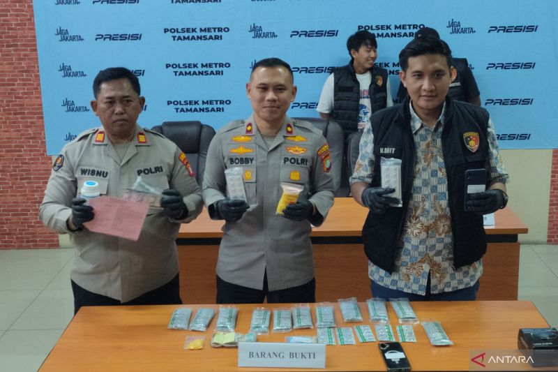 polisi-tangkap-dua-pengedar-ribuan-butir-obat-keras-di-tamansari