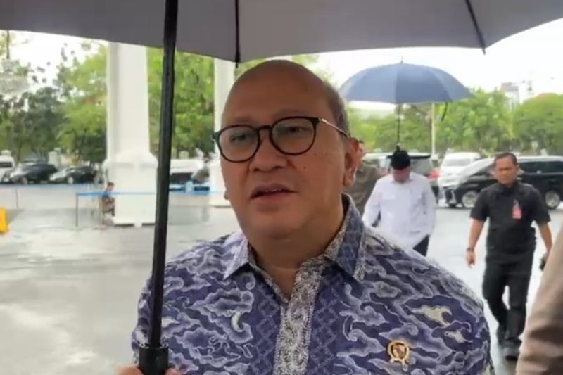 rosan-sebut-luke-thomas-punya-rekam-jejak-baik-sehingga-jadi-dirut-dsi