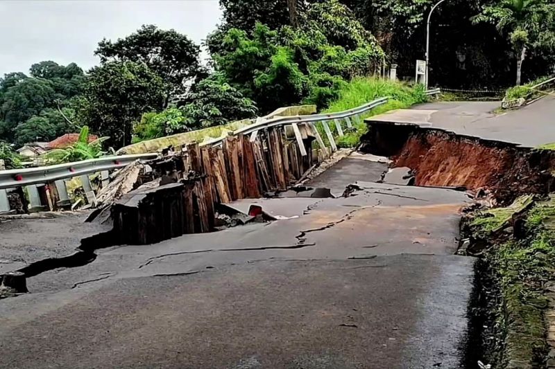 jabar-kucurkan-rp212-miliar-untuk-konstruksi-jalan-batu-tulis-bogor
