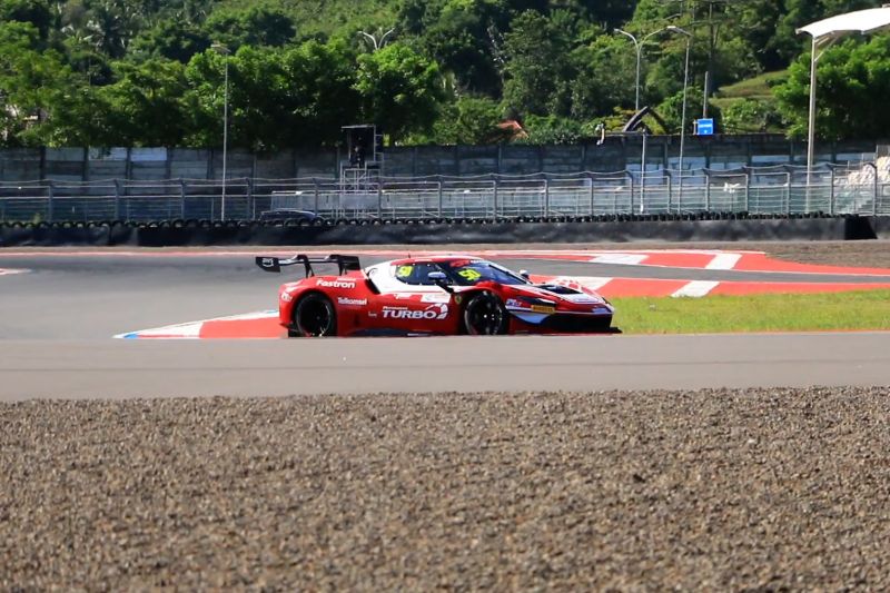 sean-gelael-cetak-waktu-tercepat-di-gt-world-challenge-asia-mandalika