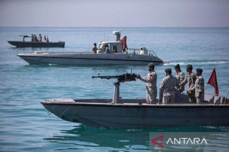Iran dan Oman segera mengumumkan kerja sama kelola Selat Hormuz