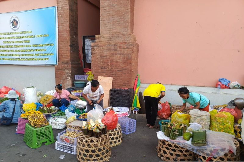 pedagang-sarana-banten-di-singaraja-ramai-pesanan-jelang-galungan