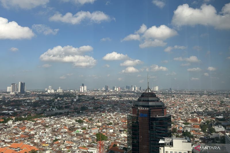 BMKG sebut langit didominasi cuaca cerah berawan-berawan tebal
