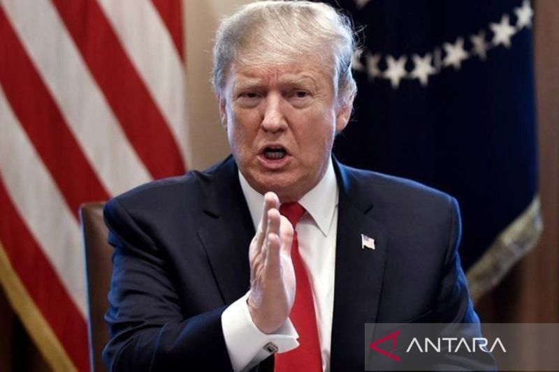 Trump sebut Spanyol "akhirnya kembali" setelah diancam