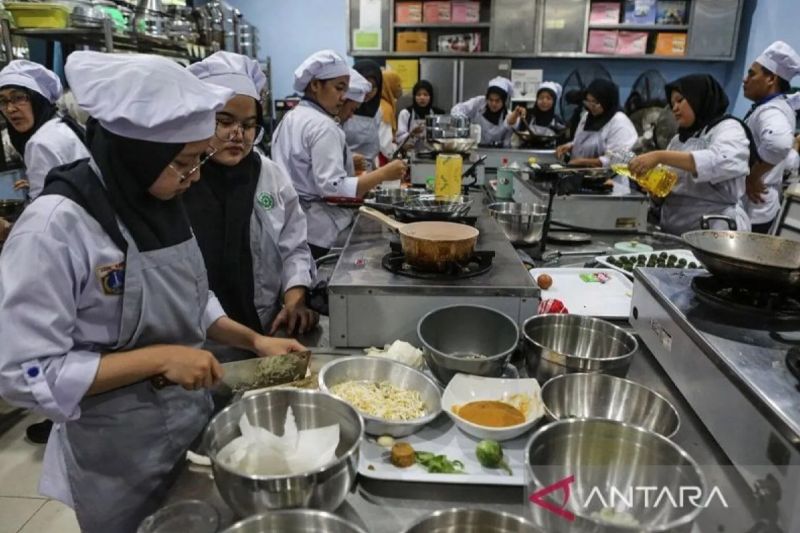 Pemkot Jaksel dorong pencari kerja ikut pelatihan PPKD untuk keterampilan