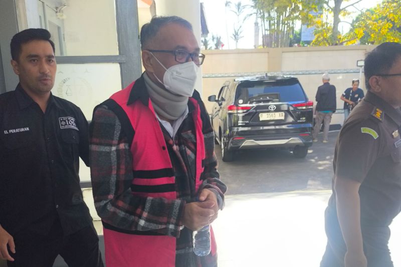 Tersangka korupsi penjualan susu BBPTUHPT Baturraden ditahan