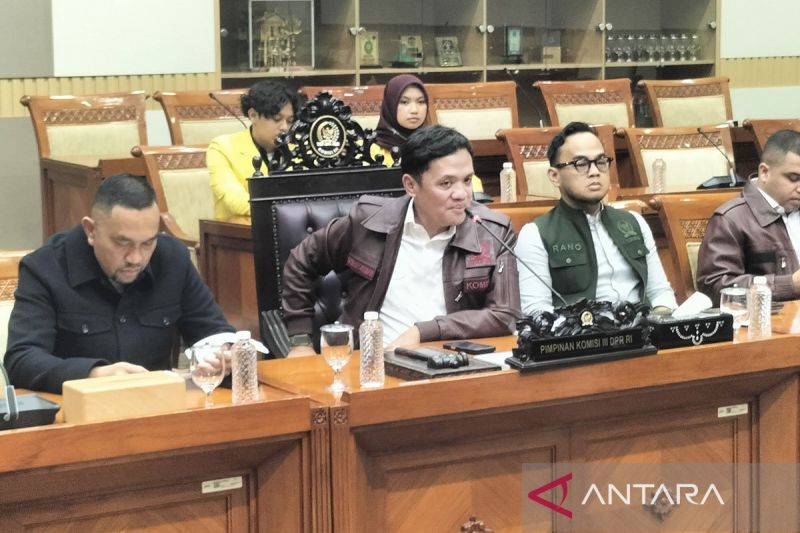 DPR Libatkan KPK Awasi Proses Hukum Tersangka FA