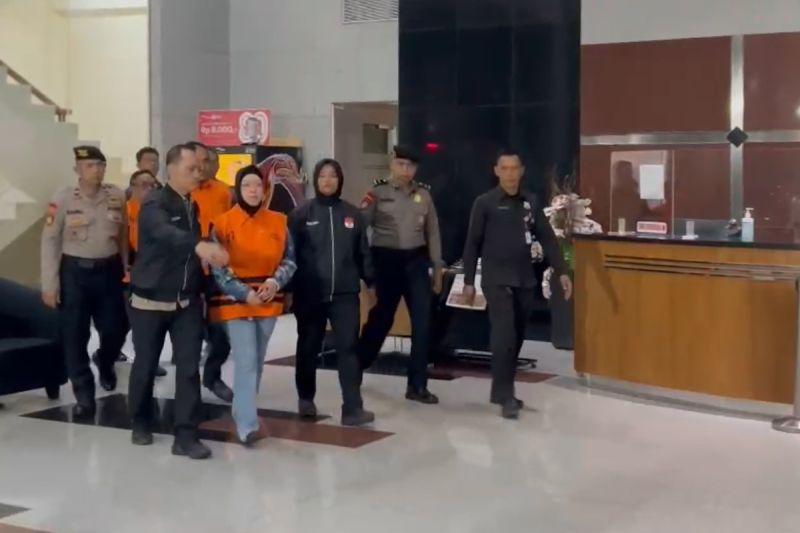 KPK tetapkan dan tahan Bupati Sukoharjo sebagai tersangka