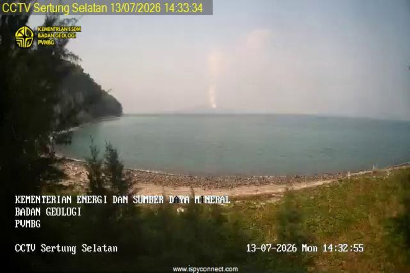 PVMBG sebut Gunung Anak Krakatau 19 kali erupsi pada Juni-Juli 2026