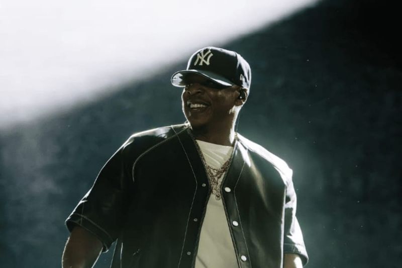 Jay-Z tunda konser malam ketiganya di New York menjadi Senin dinihari