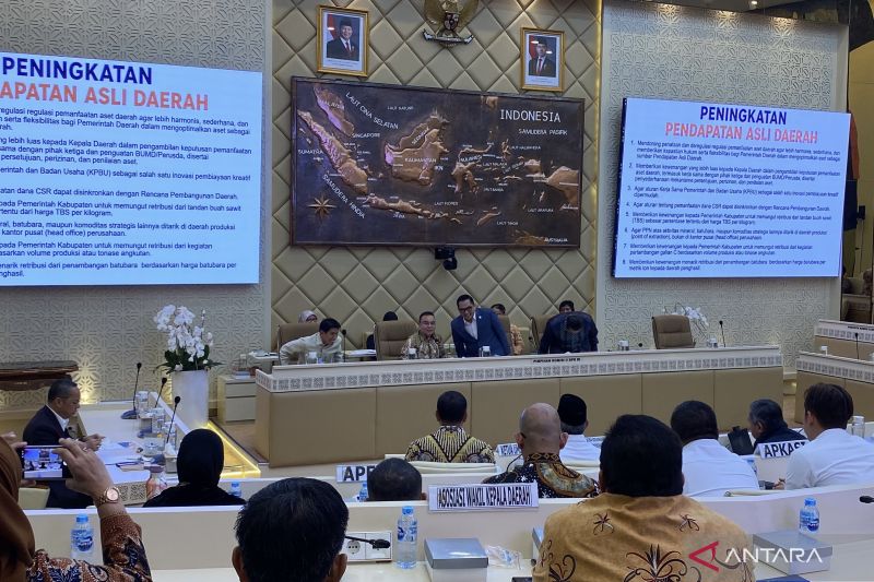 Dihadiri Dasco, Komisi II gelar rapat dengan Mendagri-kepala daerah
