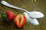 Kaitan konsumsi gula dengan jerawat menurut para ahli