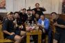 Seskab Teddy nobar final Timnas Futsal bersama warga di Malang