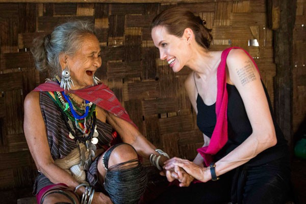 Angelina Jolie dan Suu Kyi temui pekerja garmen