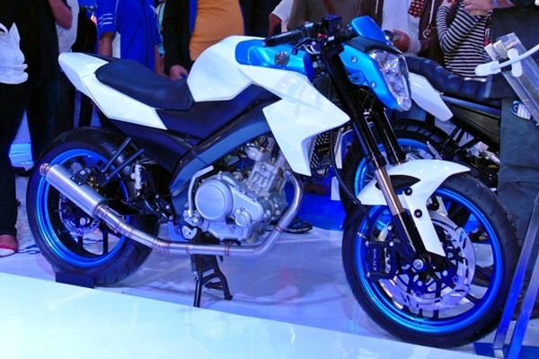 Aura racing eksotis V Ixion  di  Indonesia  Motorcycle Show 