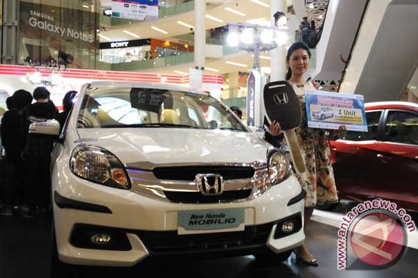 Zendy beli HRV  dapat  satu Honda  Mobilio E CVT Otomotif 