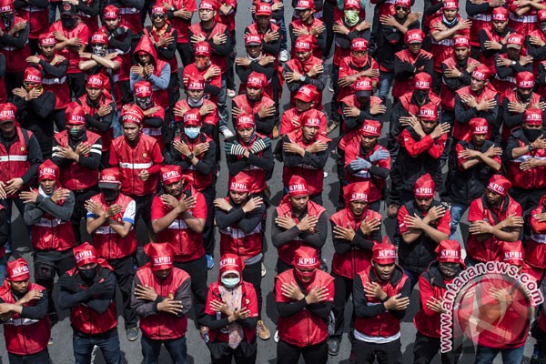 Puluhan ribu pekerja akan ikut aksi Hari Buruh besok