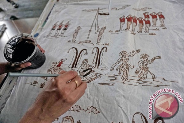 Warga Gunung Kidul gelar aksi mural batik