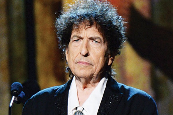 Bob Dylan akhirnya mau terima Hadiah Nobel Sastra