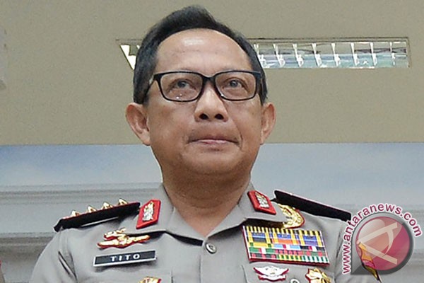 Presiden melayat ayahanda Kapolri Tito Karnavian Presiden melayat ayahanda Kapolri Tito Karnavian