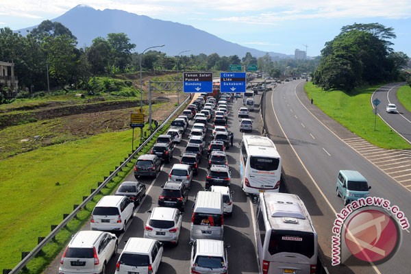Kendaraan arah Puncak Bogor masih mendominasi