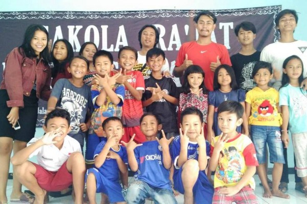 Sakola Rajat Inggit, Sekolah bagi Anak Kurang Mampu
