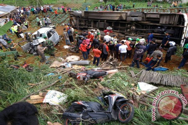 Kecelakaan Ciloto tewaskan 11 orang, bukan 12 orang