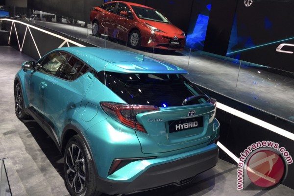 C HR dan Prius Gen 4 gambaran mobil  masa  depan  Toyota  