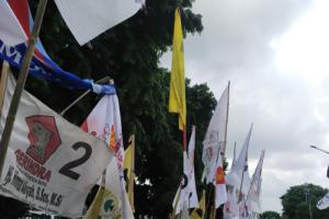 Bawaslu DKI Tertibkan Sejumlah APK Langgar Aturan