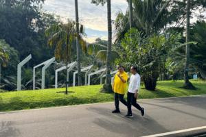Ketum Golkar Airlangga Dan Presiden Jokowi Olahraga Dan Sarapan Bareng Di Istana Bogor