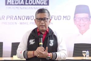 Hasto Ungkap Rencana Mahfud Mundur dari Menteri Disetujui Megawati