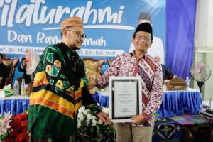 Pengasuh Ponpes Miftahul Ulum Karangdurin: Mahfud MD Sosok Pantas Pimpin Negeri