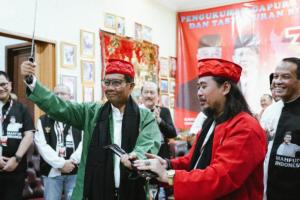 Mahfud Didapuk Jadi Warga Kehormatan Jawara Pantura Banten