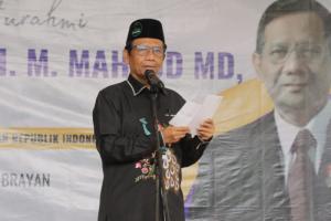 Kunjungi Panti Asuhan di Medan, Mahfud Terangkan Urgensi Negara Rawat Anak Yatim