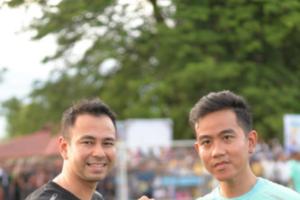 Gibran Kampanye dan Main Mini Soccer di Maluku Tengah