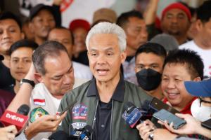 Ganjar Tegaskan Tidak membuntuti dan Tidak Merasa Dibuntuti Siapa Pun