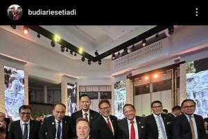 Para Menteri Kompak Foto Bareng Elon Musk Di Pembukaan WWF ke-10