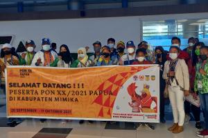 PB PON Sambut Hangat Kedatangan Kontingen