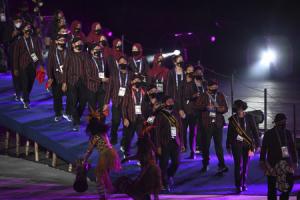 Makna Blangkon Kliwir Dipakai Kontingen Jateng