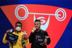 Lifter Putra Banten dan Sulsel Persembahkan Emas