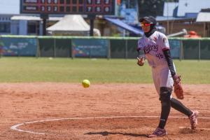 Softball Putri Papua Kokoh di Puncak Klasemen