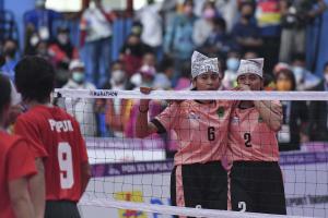 Cerita Lena-Leni, Baktikan Diri untuk Kampung Halaman