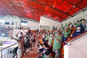 Chant Bonek Mania Bergema di Final Bukutangkis